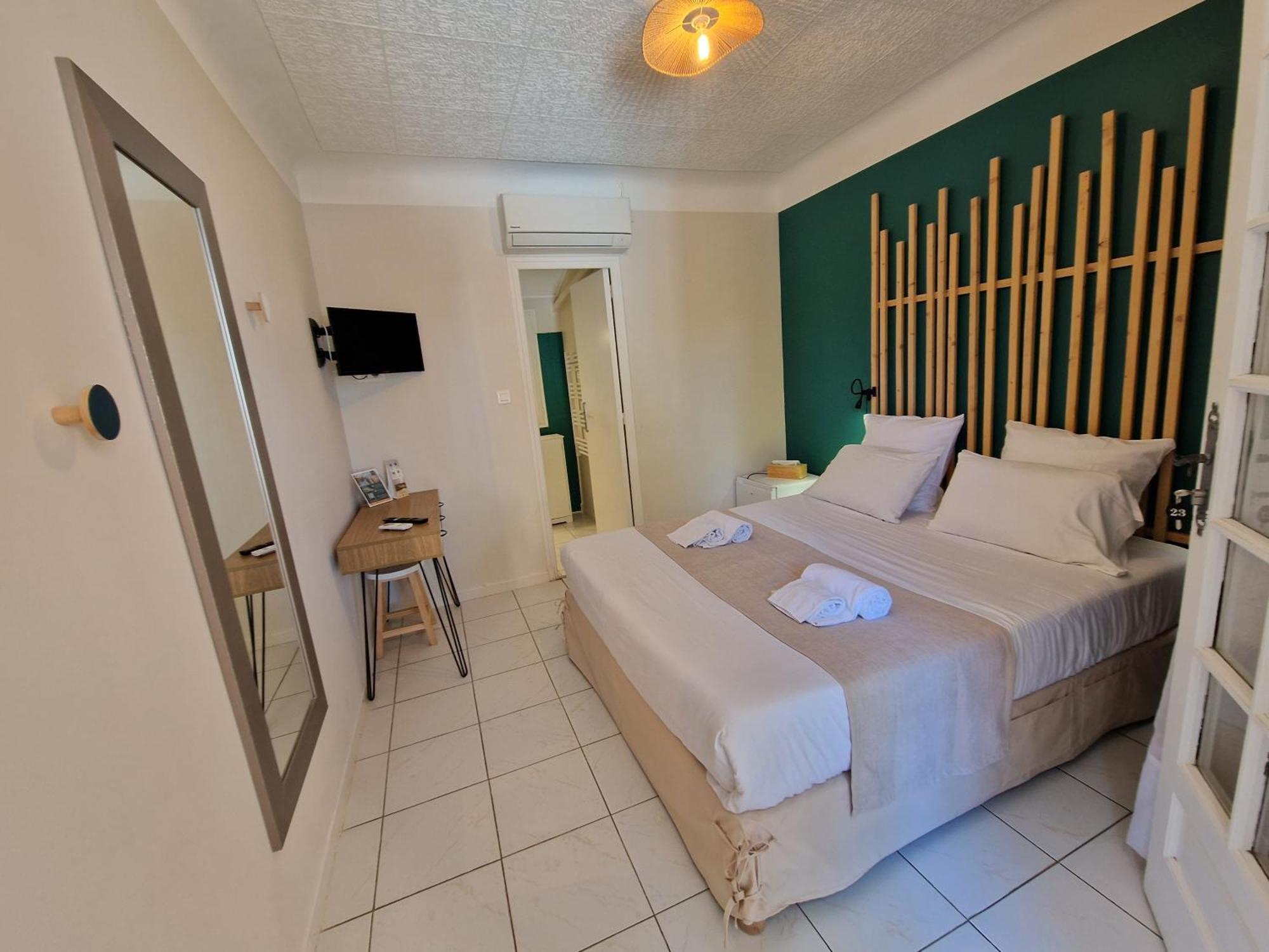Hotel Le Cosy Saint Aygulf Exterior foto
