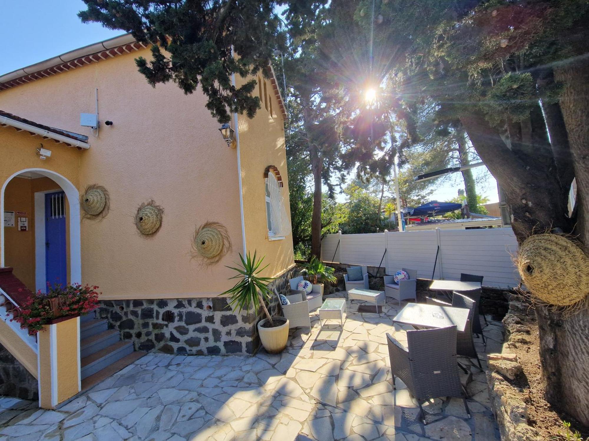 Hotel Le Cosy Saint Aygulf Exterior foto