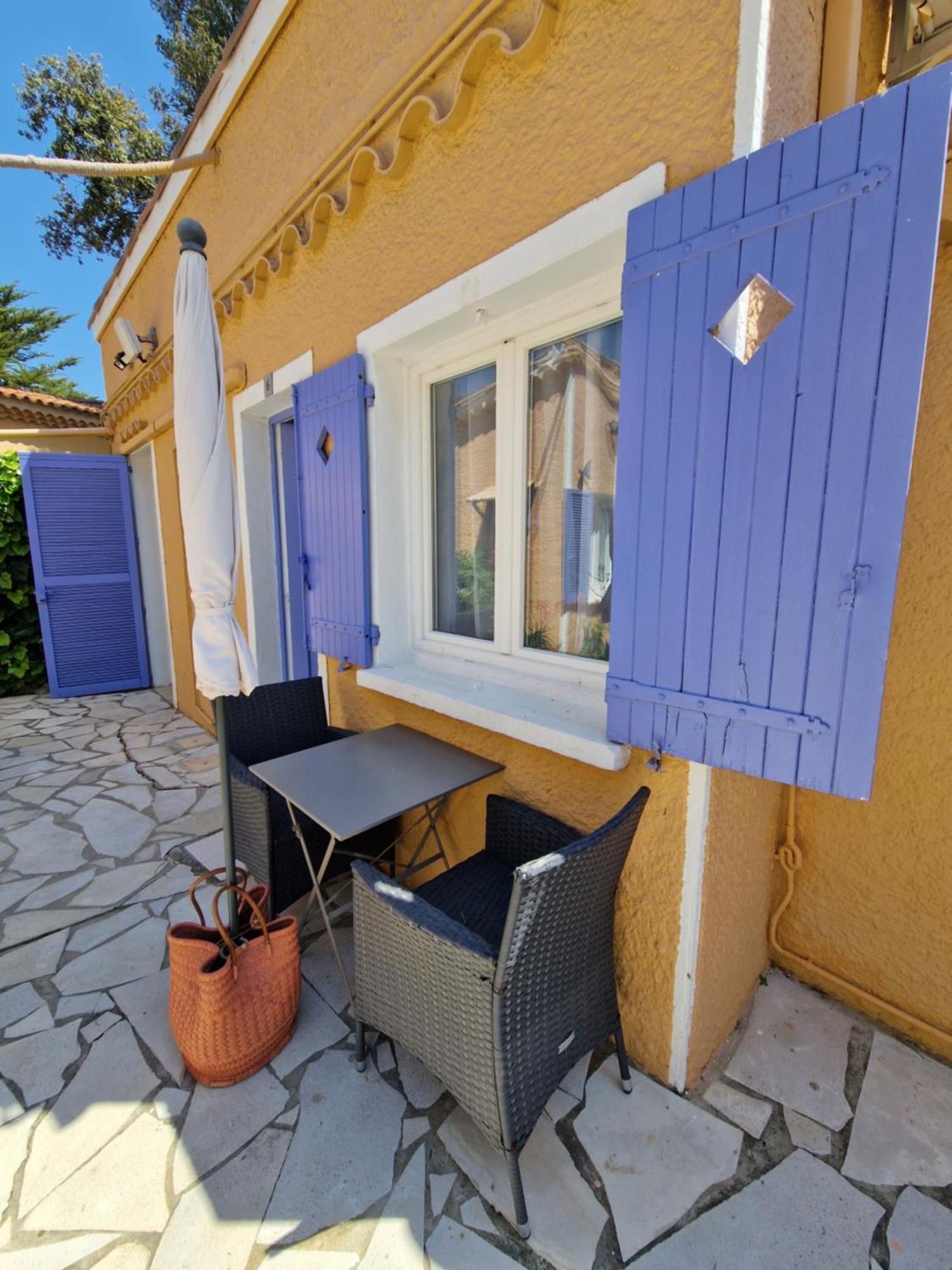 Hotel Le Cosy Saint Aygulf Exterior foto
